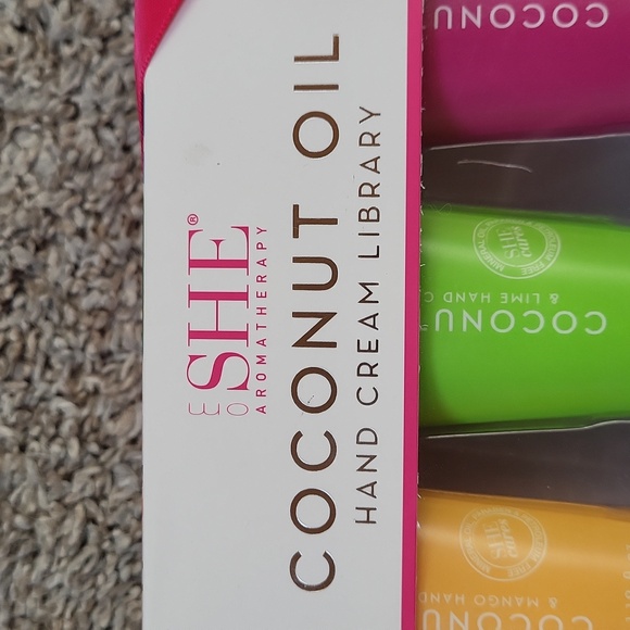 NWT Om She Aromatherapy Coconut Oil Hand Cream Library Gift Set - Picture 2 of 7